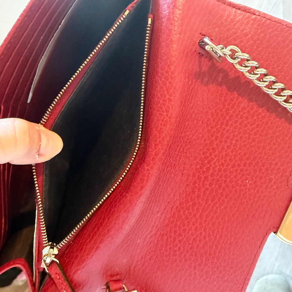 Gucci Red Crossbody Bag with Gold Chain - Picture 5 of 9